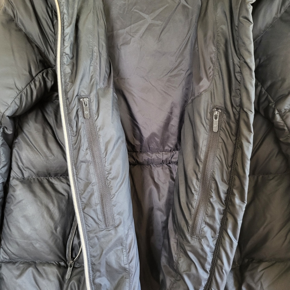 Lululemon Black Cloudscape Short Drawstring Puffe… - image 7